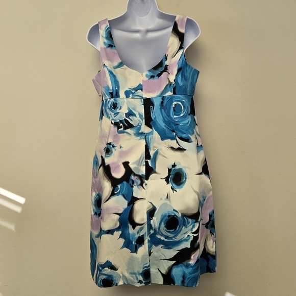 New York and Company bold floral shift dress Blue White 10 - Picture 2 of 9